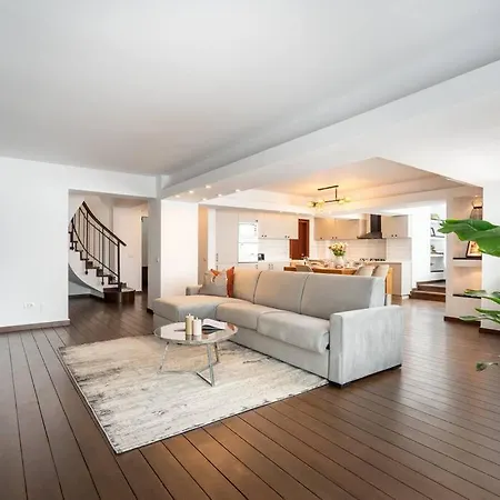 Apartment Superb Views 3br Duplex - 4 Balconies + Parking *