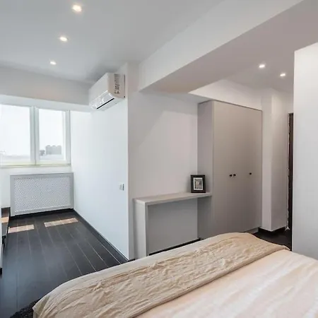Superb Views 3br Duplex - 4 Balconies + Parking ブカレスト
