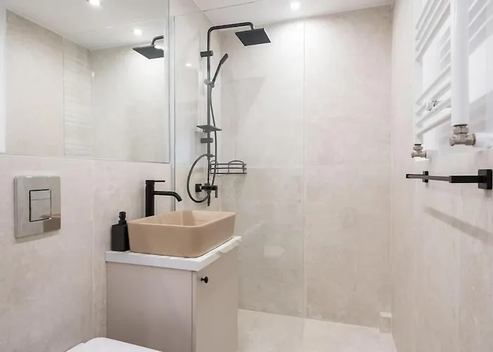 Superb Views 3br Duplex - 4 Balconies + Parking Lägenhet Bukarest