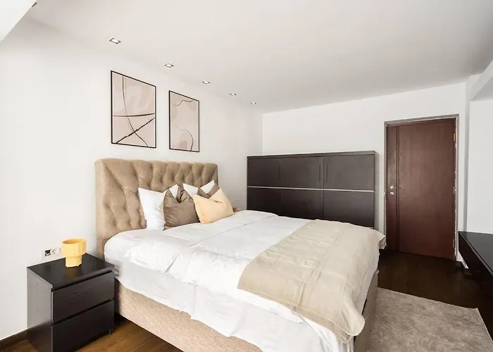 Lägenhet Superb Views 3br Duplex - 4 Balconies + Parking