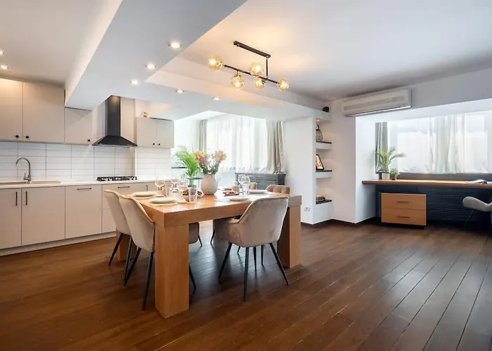 Апартаменти Superb Views 3br Duplex - 4 Balconies + Parking