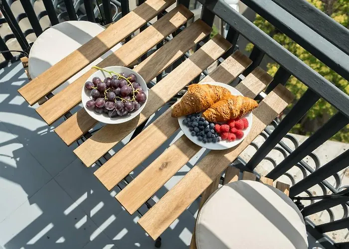 Апартаменти Superb Views 3br Duplex - 4 Balconies + Parking Бухарест