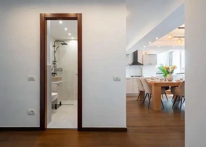 דירה Superb Views 3br Duplex - 4 Balconies + Parking בוקרשט