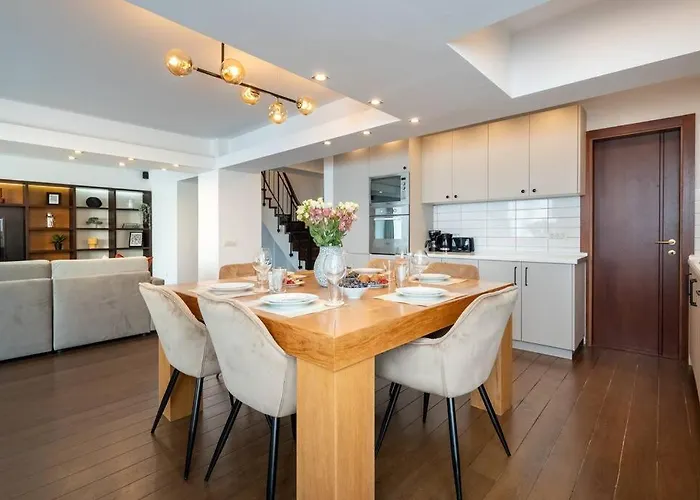 Superb Views 3br Duplex - 4 Balconies + Parking דירה *