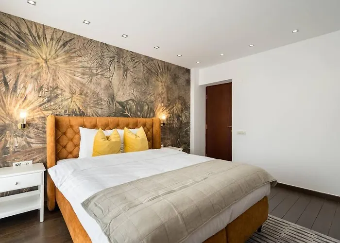 Superb Views 3br Duplex - 4 Balconies + Parking דירה *